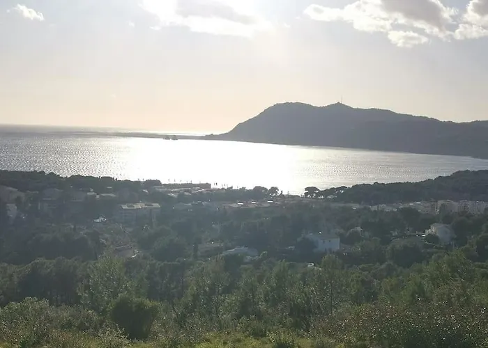 Saint-Mandrier Ou La Presqu\'Ile De Beaute